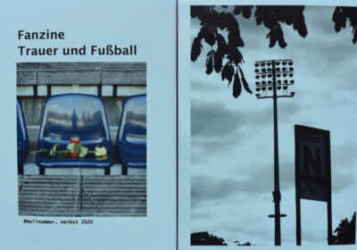 Fanzine Trauer und Fußball. Der leere Stadionsitz mit gelber Blume und roter Kerze im Stehplatzbereich. Darunter Nullnummer, Herbst 2020. Auf der Rückseite ein Flutlicht.